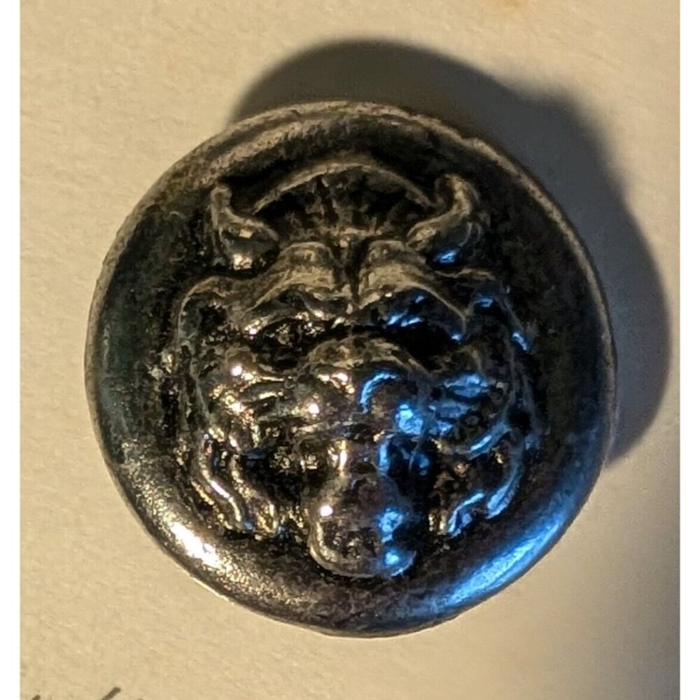Vintage Lion Head Silvertone One Metal 3/4" Button Good Quality Heavy